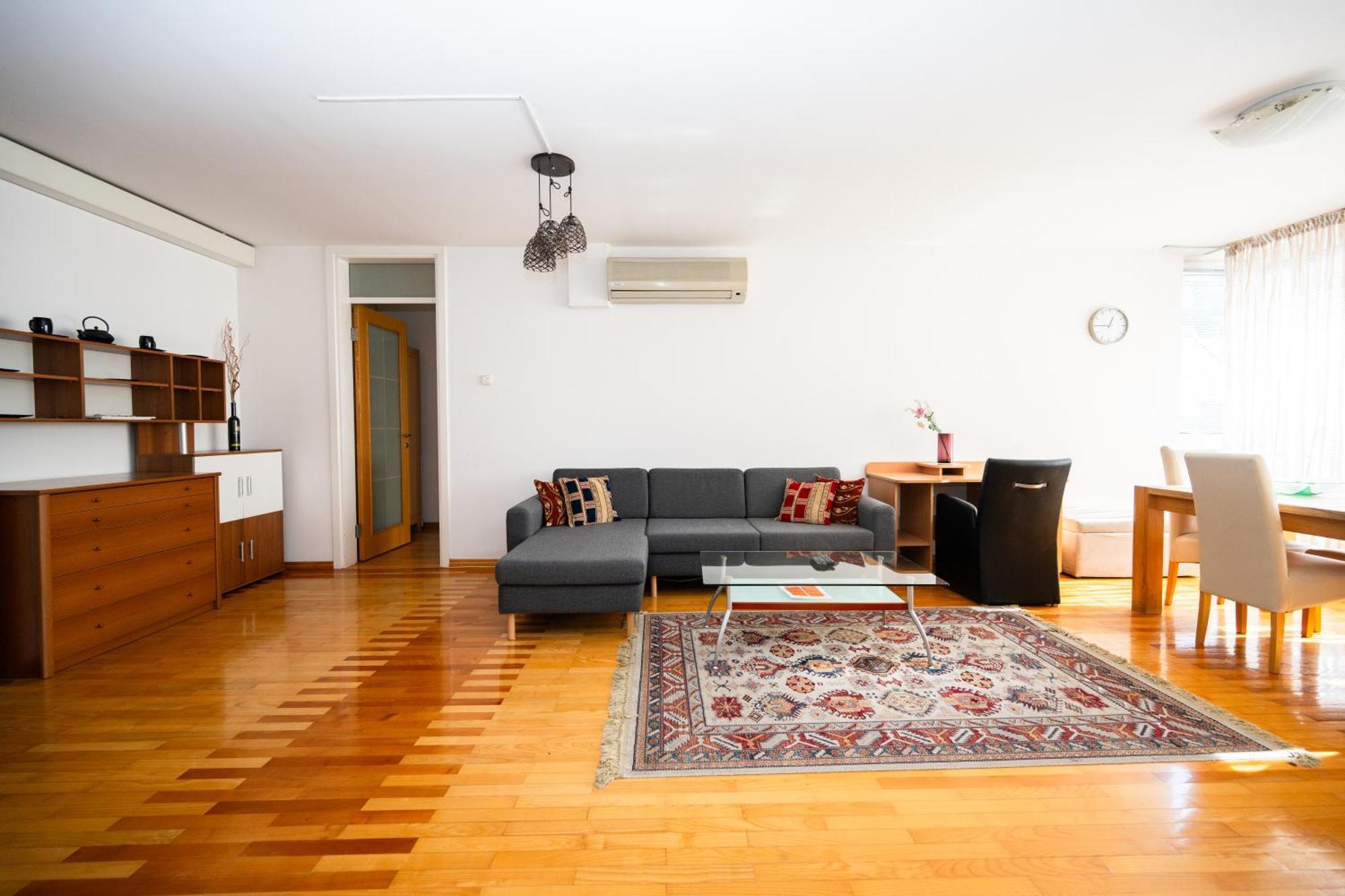 Modern 2Bdr Apartment In The Center- Free Parking SJJ Exteriör bild