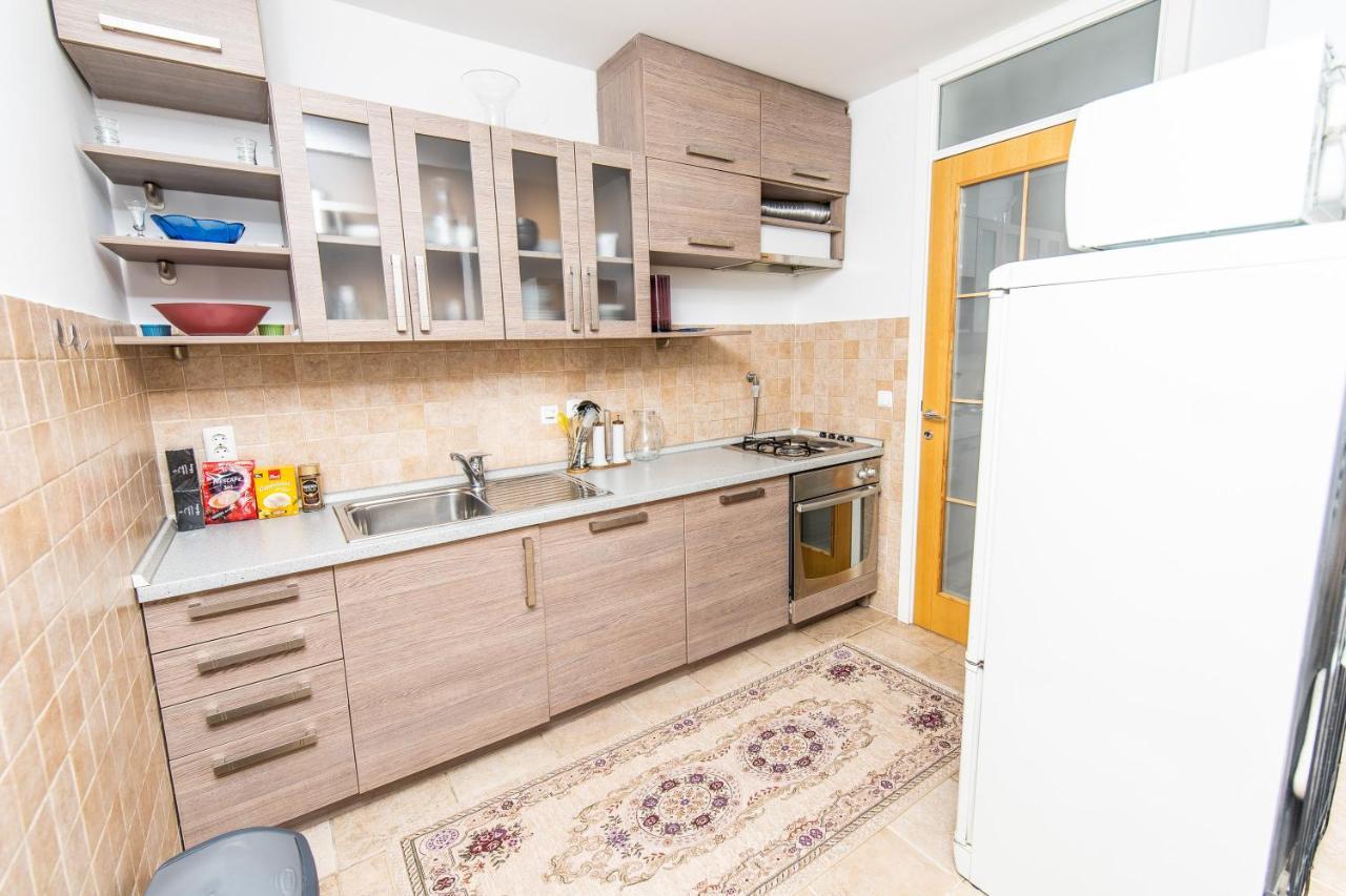 Modern 2Bdr Apartment In The Center- Free Parking SJJ Exteriör bild